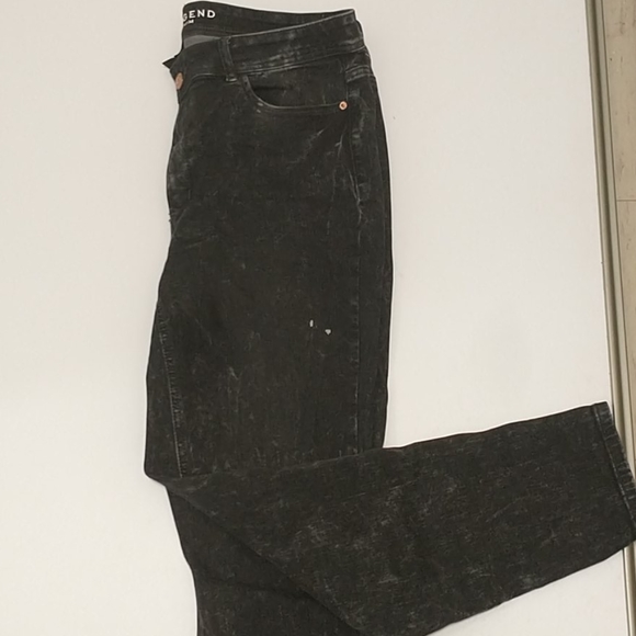 Love & Legend Premium Denim - Picture 5 of 6